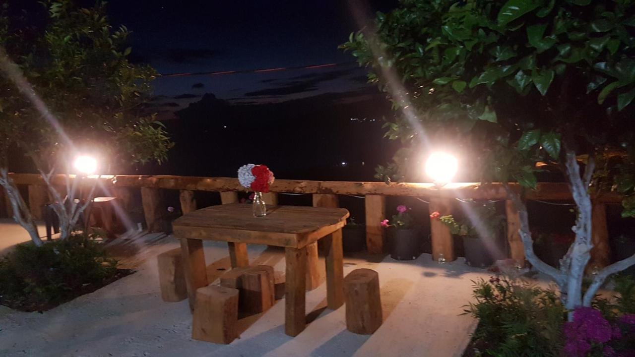 Emiljano Seaview Apartment คซามิล ภายนอก รูปภาพ